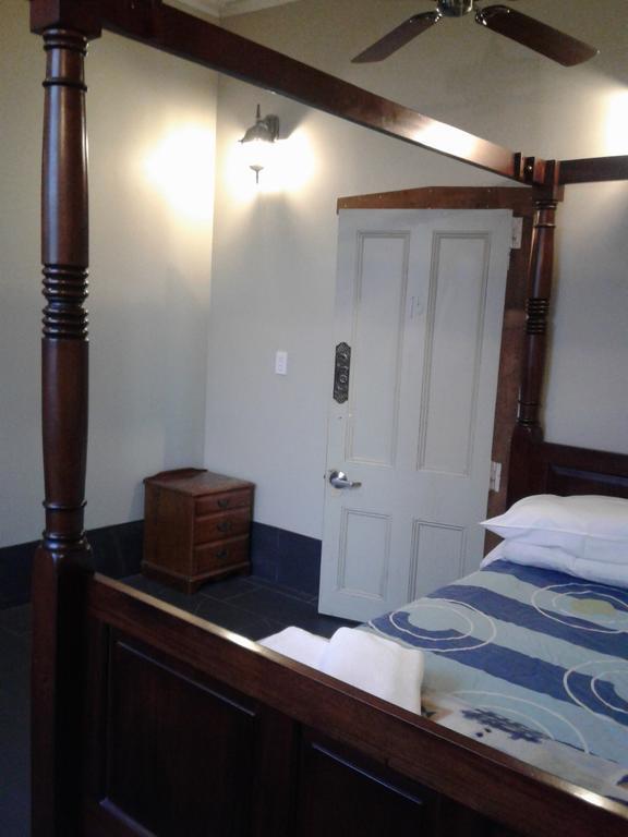 Shooters Saloon Hotel & Cabins Auckland Exterior foto